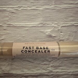 Revolution Fast Base Concealer shade‎ C4